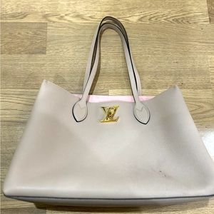 Louis Vuitton Calfskin Lockme Shopper Tote